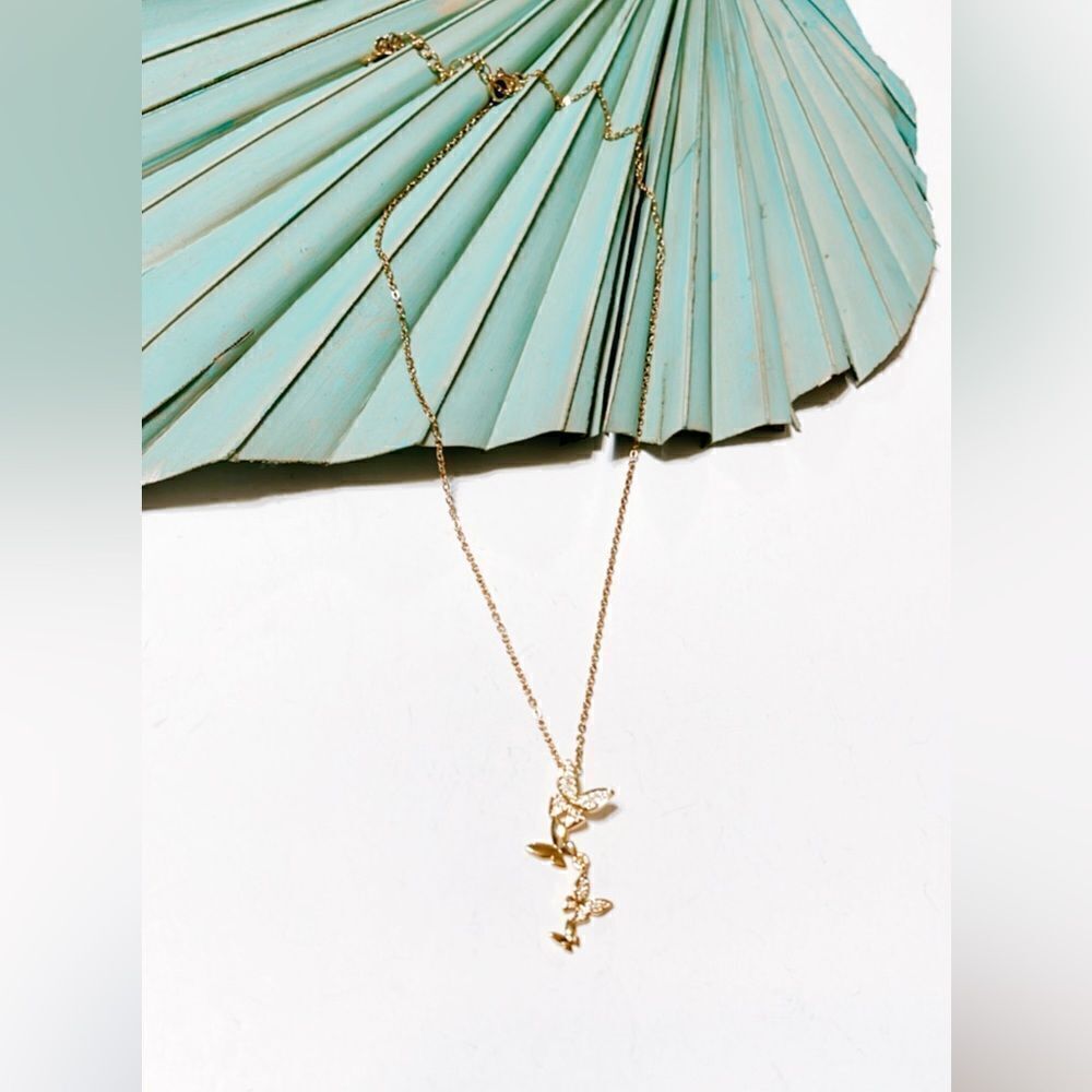 Gold  butterfly necklace S219